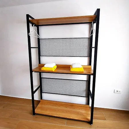 Apartma 47 *